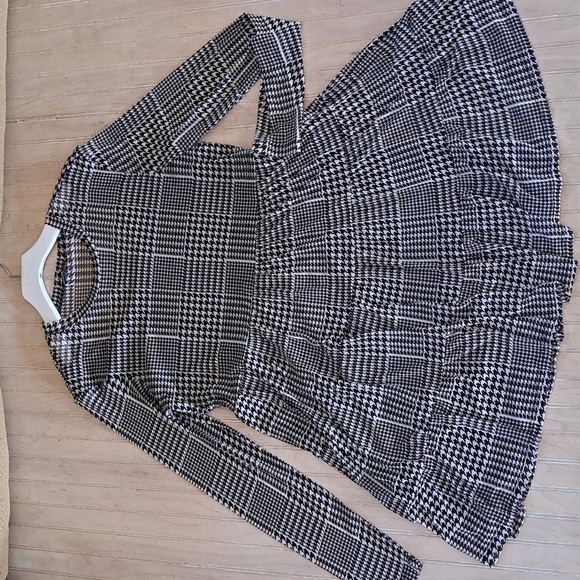 Lily Rose Houndstooth Tiered A-Line Flowy  Stretch Chic Long Sleeve Mini Dress - Picture 9 of 12